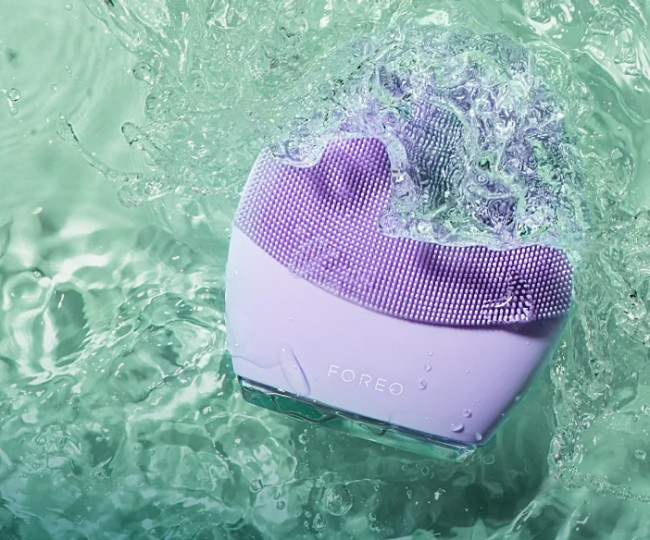 Шведський розумний девайс для догляду за шкіро Foreo Luna 4